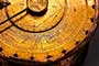 ASTROLOGIA MUNDIAL: CICLO URANO - PLUTON (2012-2015) 7505348-antiguo-reloj-de-astrologia-con-simbolos-del-zodiaco-dorada